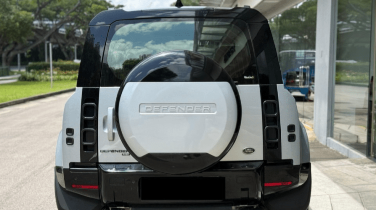 Land Rover Defender 110 Mild Hybrid 3.0A P400 7-Seater – Sold