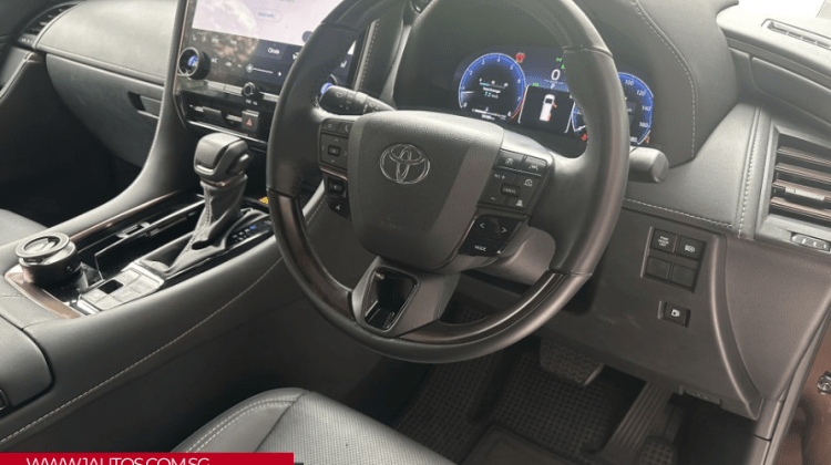 Toyota Alphard Hybrid 2.5A SR C-Package Moonroof