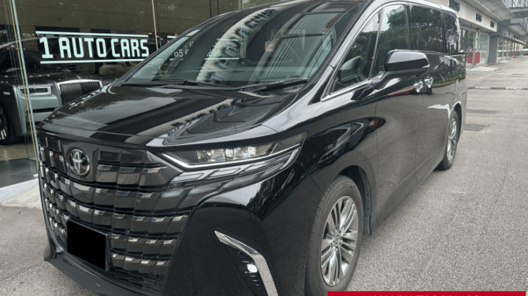 Toyota Alphard Hybrid 2.5A SR C-Package Moonroof